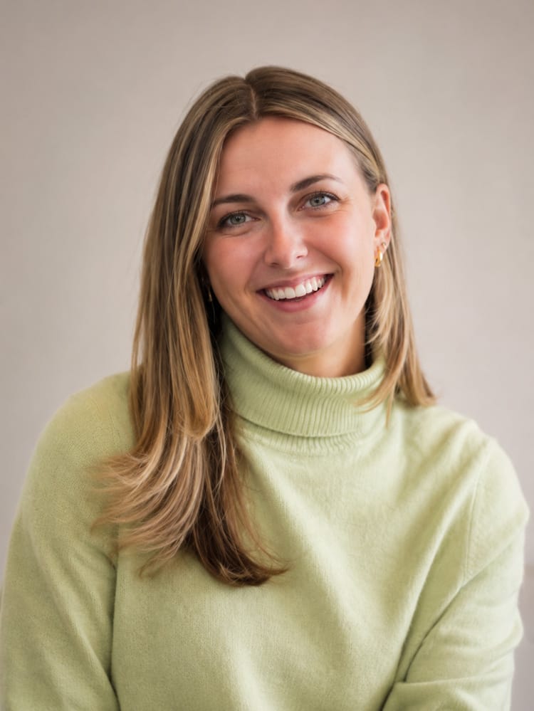 Anya MacPhail, Intern Therapist